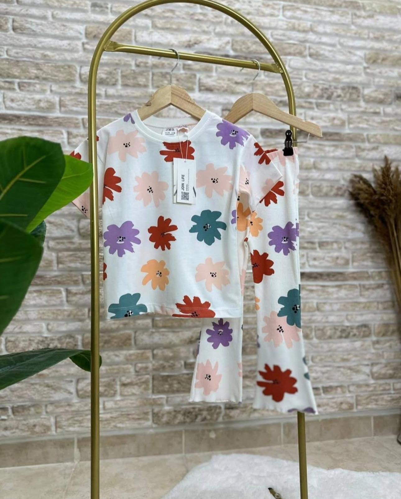 Ensemble T-shirt + pantalon à fleurs – Image 5