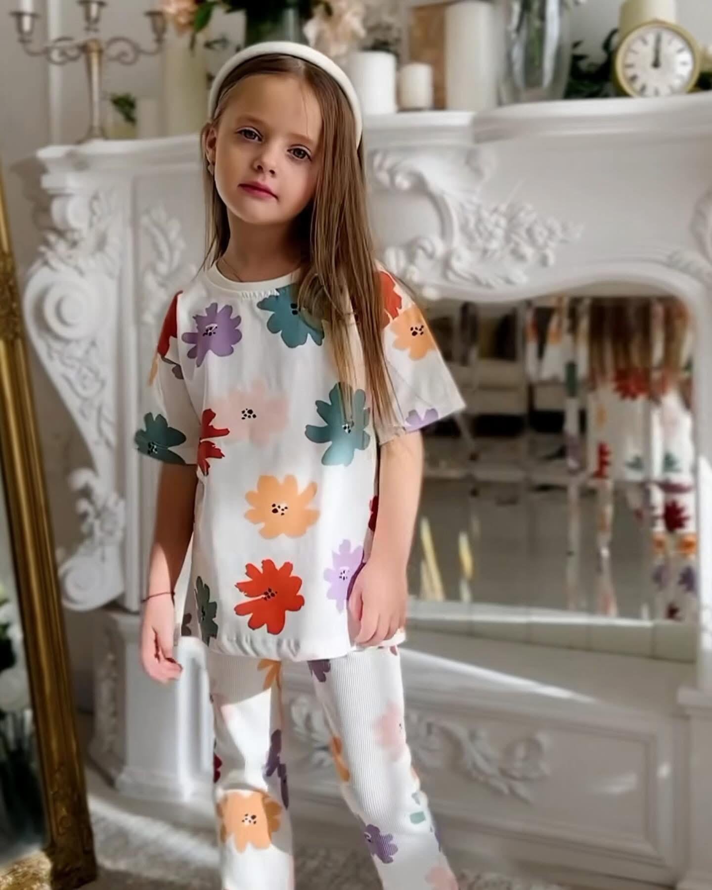Ensemble T-shirt + pantalon à fleurs – Image 2