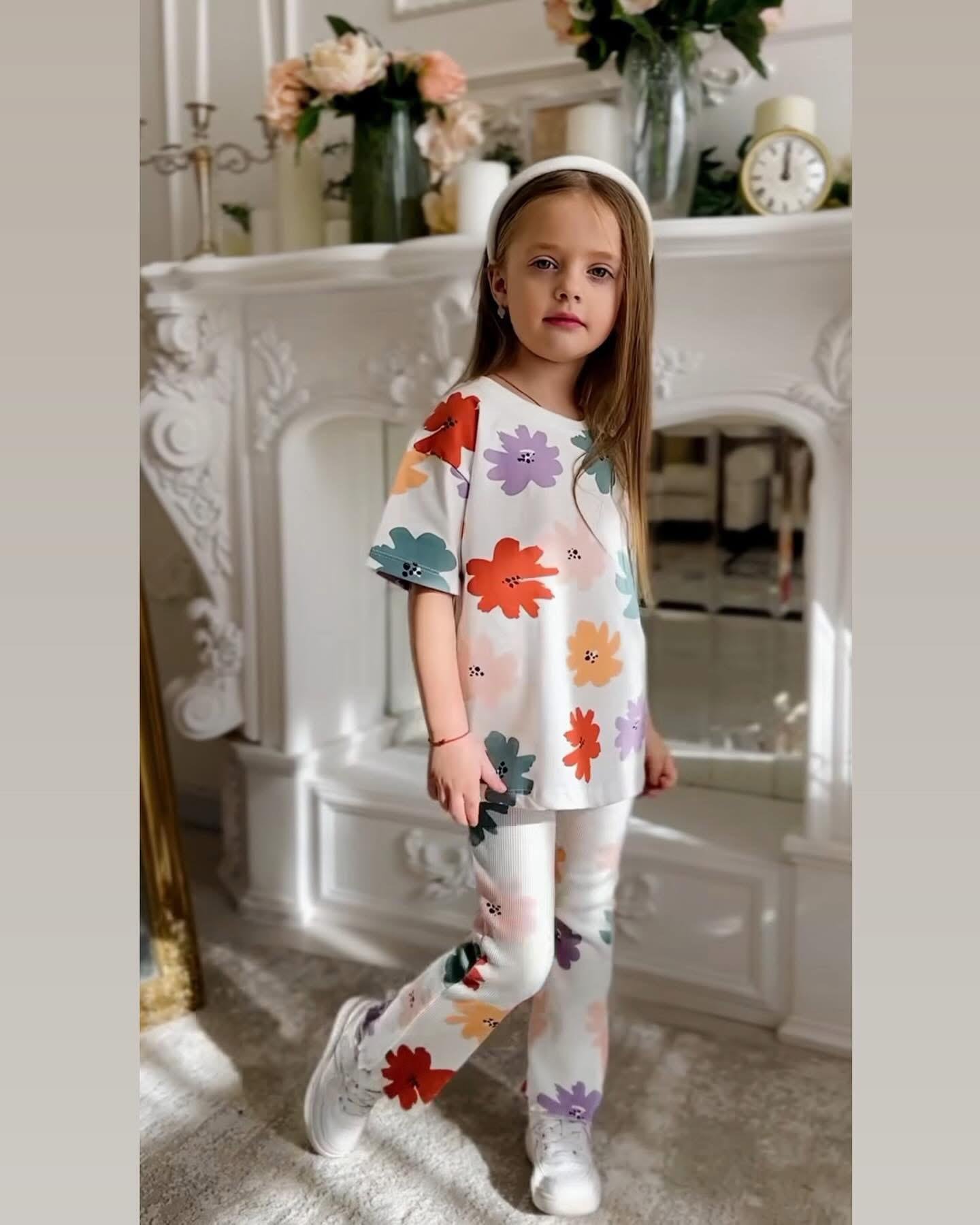 Ensemble T-shirt + pantalon à fleurs – Image 4