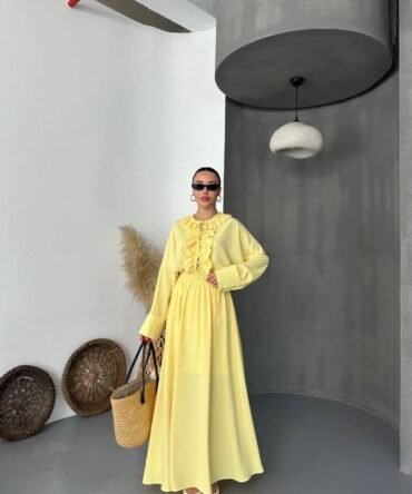 Ensemble chemise et jupe longue jaune beurre