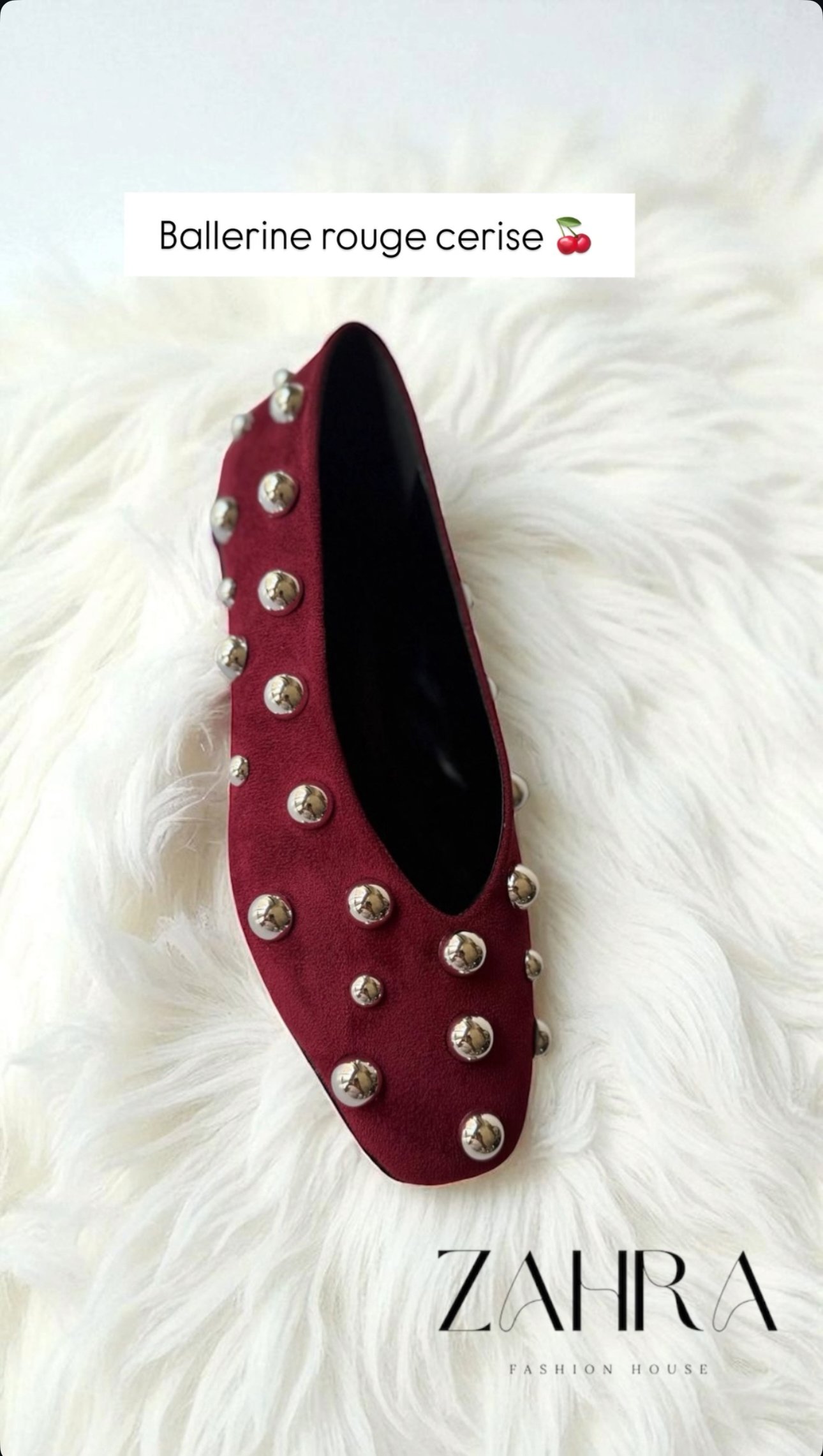 Ballerine en suédine cloutée- Bordeaux